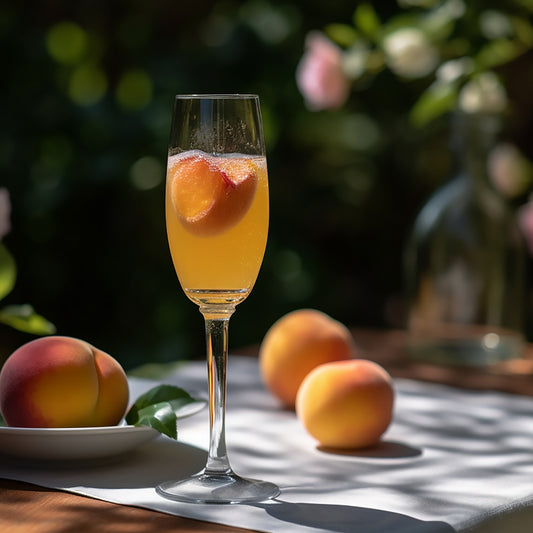 Peach bellini, Italian sparkling cocktail