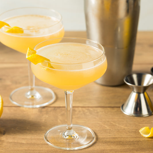 Smoked Honey, lemon and tequila cocktail easy to make at home