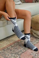 Cozy Diamond Pattern Socks
