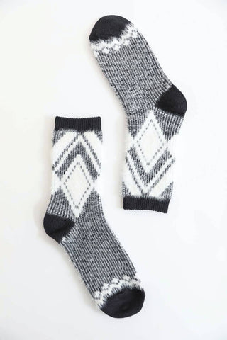 Cozy Diamond Pattern Socks