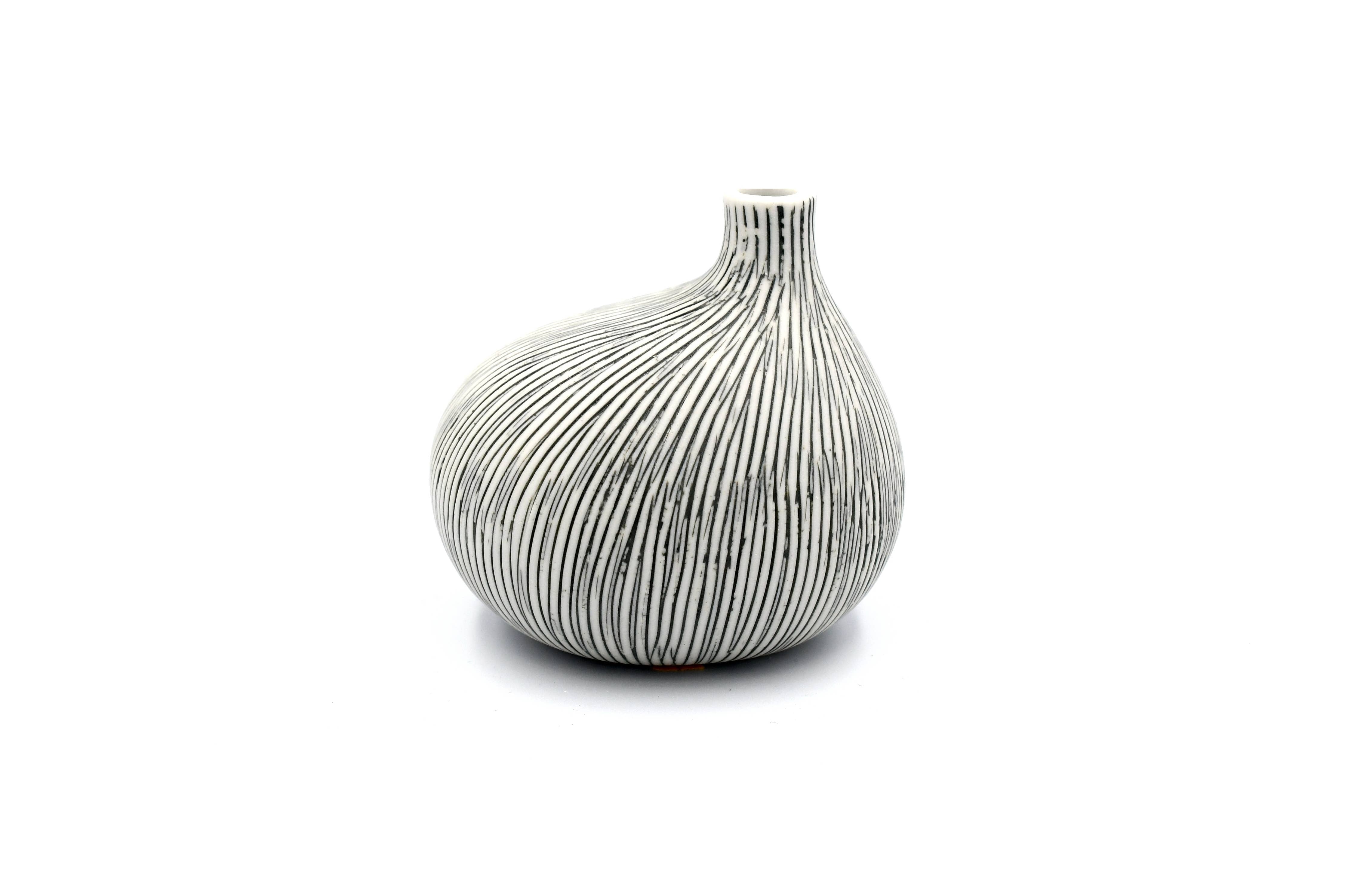 OMO Mini Porcelain Bud Vase