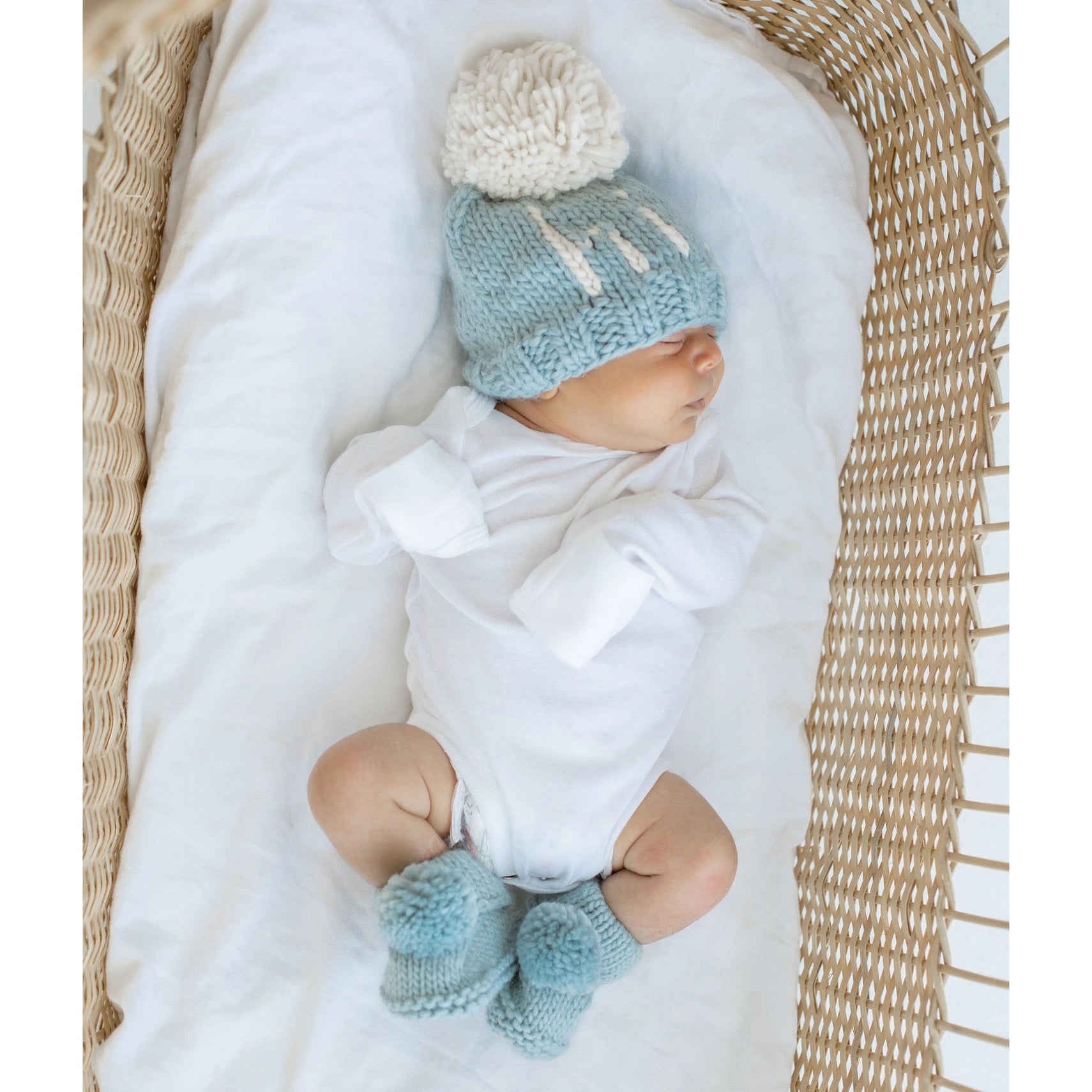 Garter Stitch Pom Pom Baby Booties