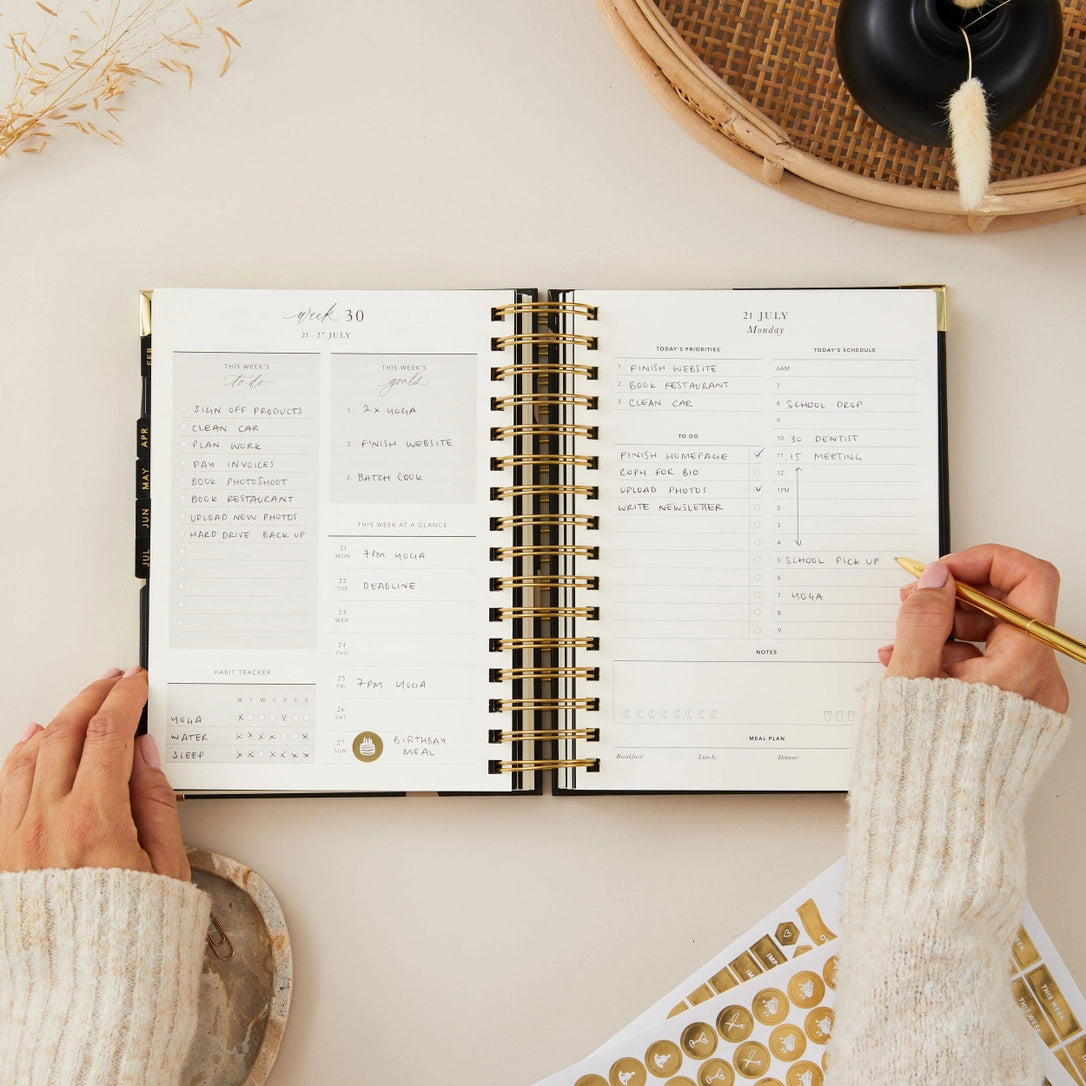 2025 Daily Planner - Flora