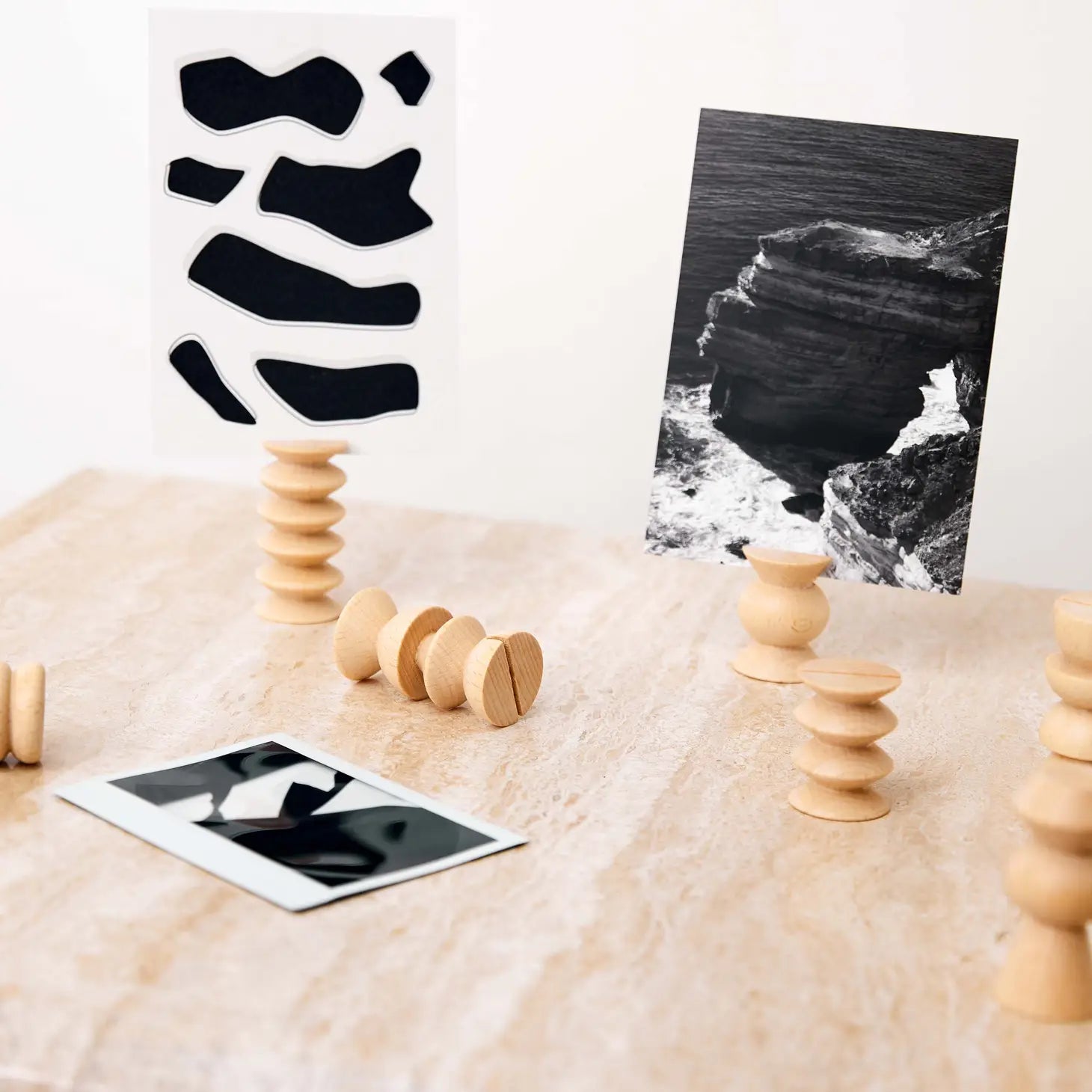 Totem Stand Picture / Postcard Holder